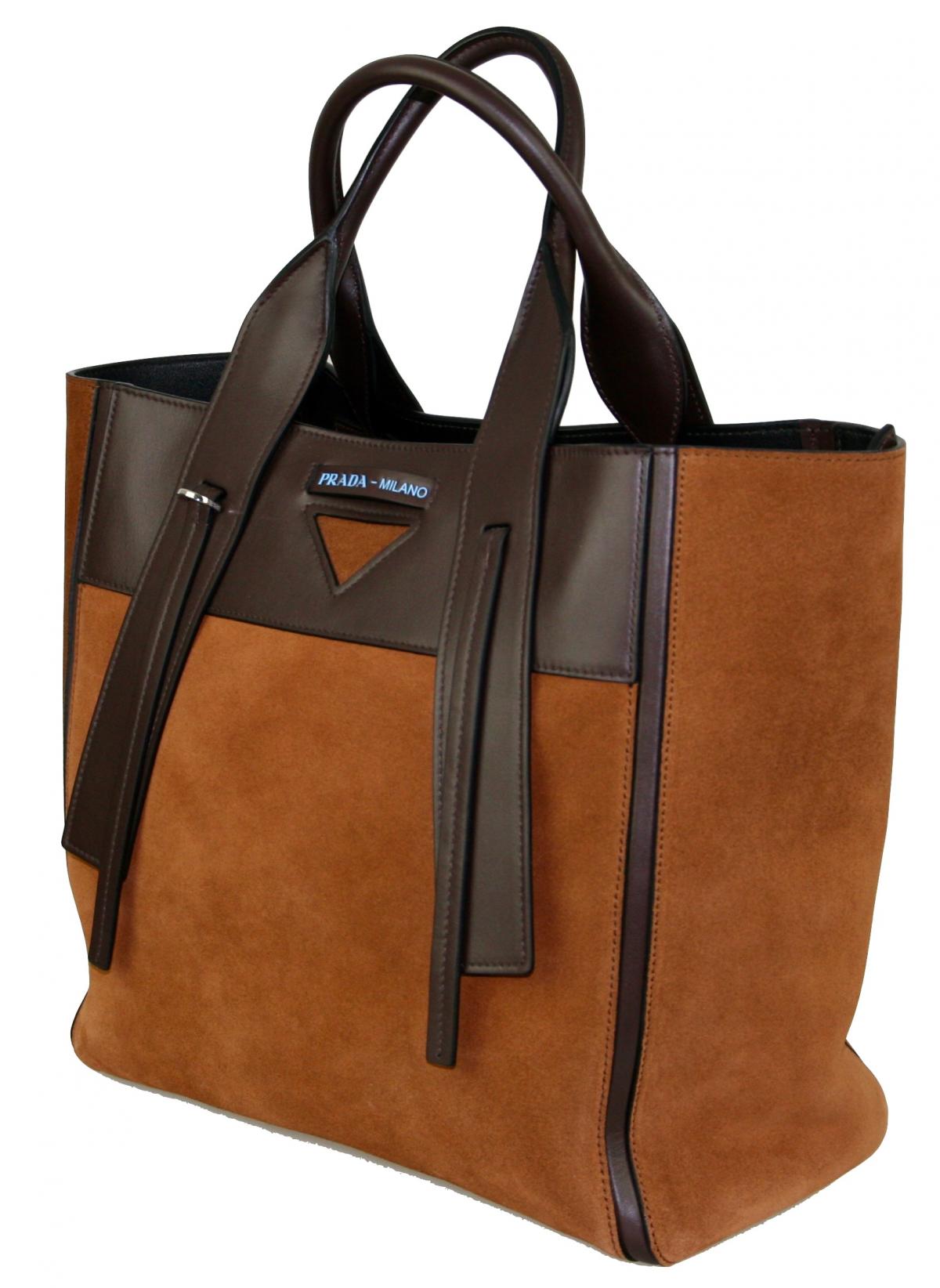 ★PRADA★ [Prada] FW23 bag 1BD343ZO6 F0NZ2 Prada FW23 Introduces a New Trapezoidal Bag Shape - PurseBlog